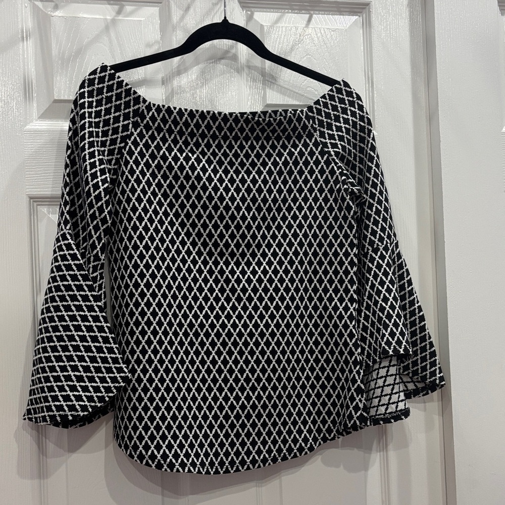 Karen Kane Monochrome Geometric Blouse